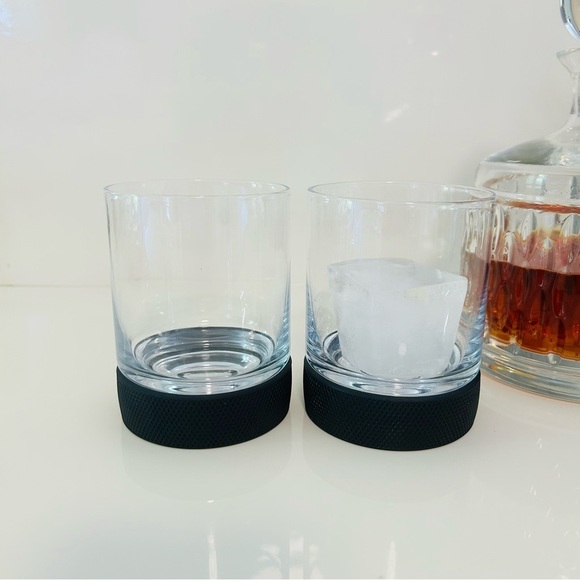Hockey puck whisky tumbler set of 2 Final touch - Picture 3 of 8
